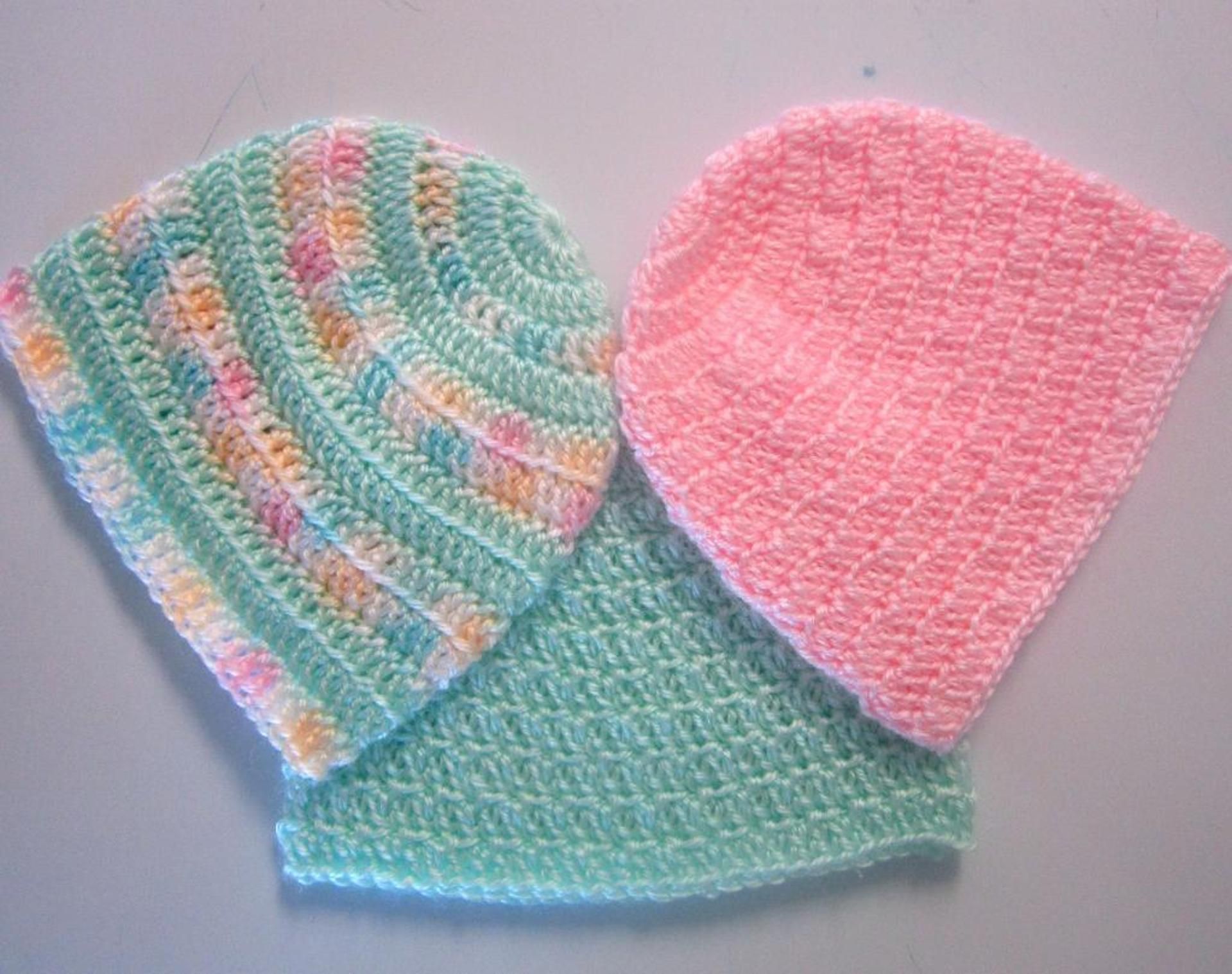 3 Quick and Easy Newborn Caps - 6 Sizes | Bluprint | Baby hat knitting