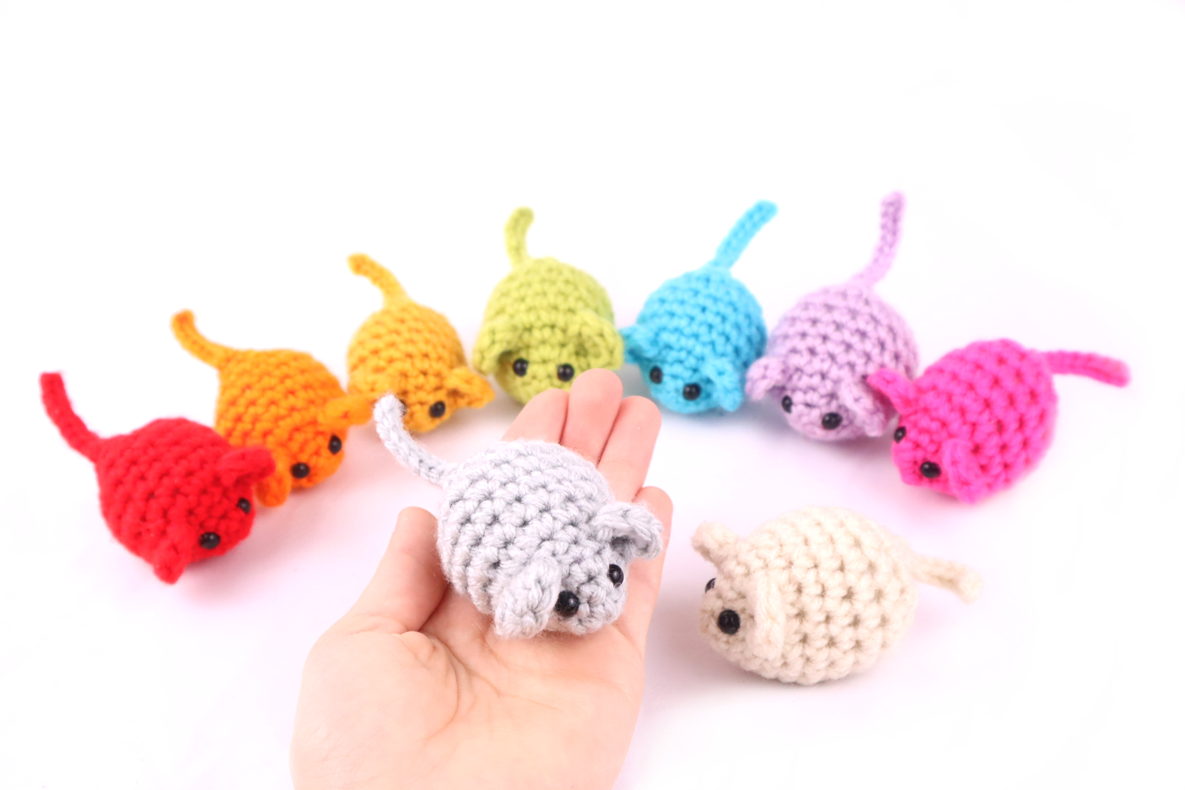 No-Sew Scrap Mouse Amigurumi - Free Crochet Pattern - StringyDingDing
