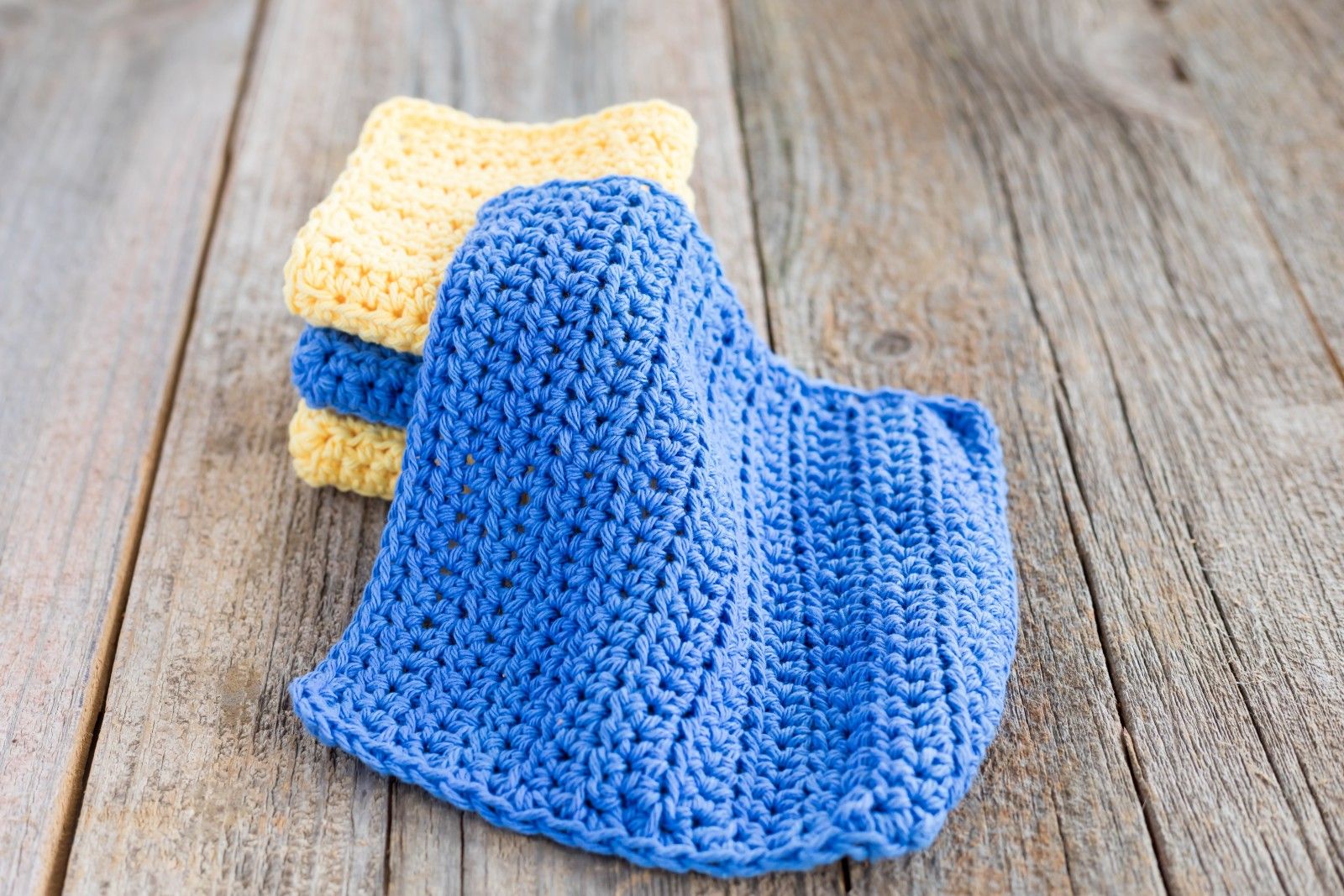 A Single Crochet Dishcloth Pattern for Beginners | Crochet dishcloth